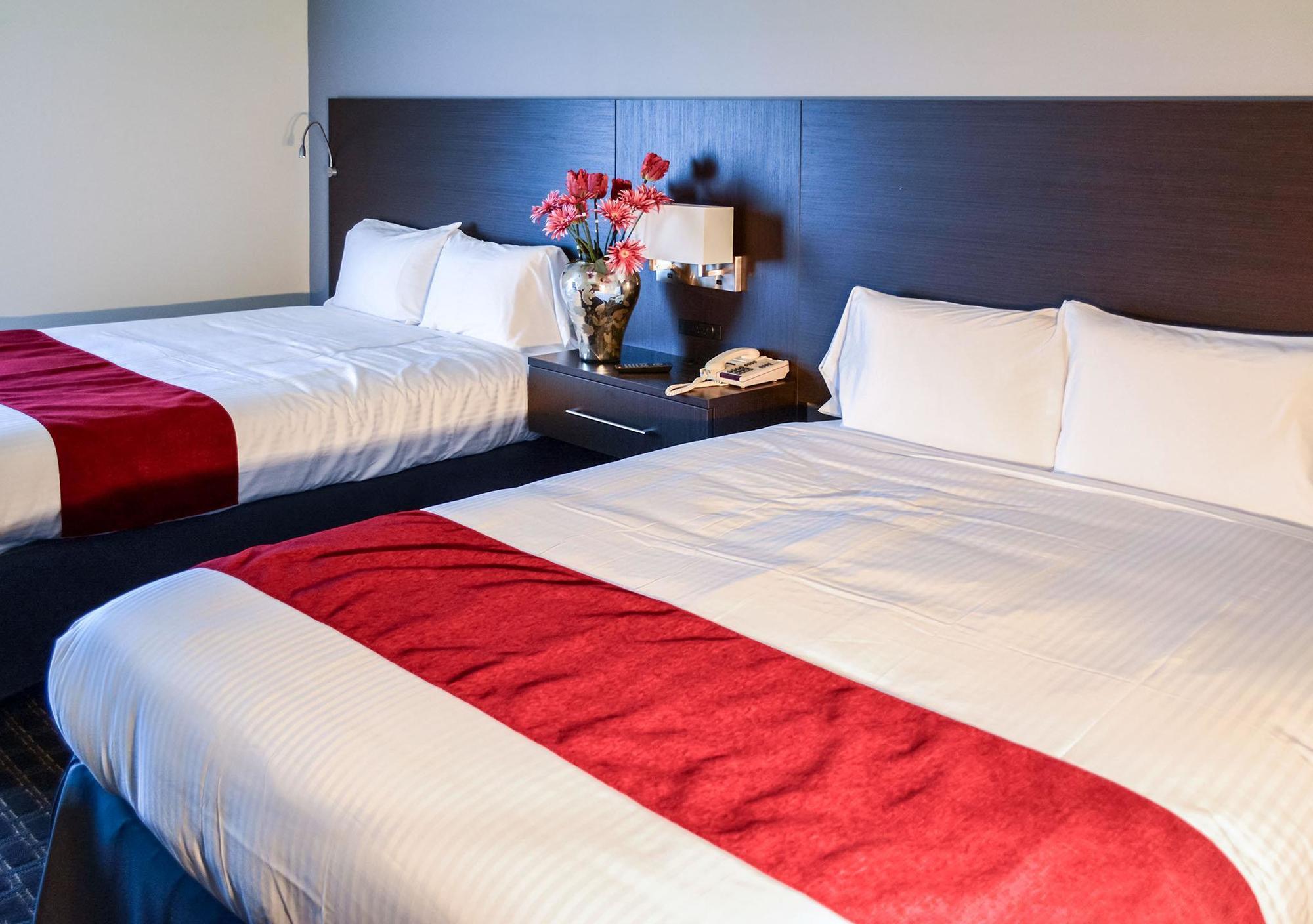 Hotel Le Principal Granby Zewnętrze zdjęcie
