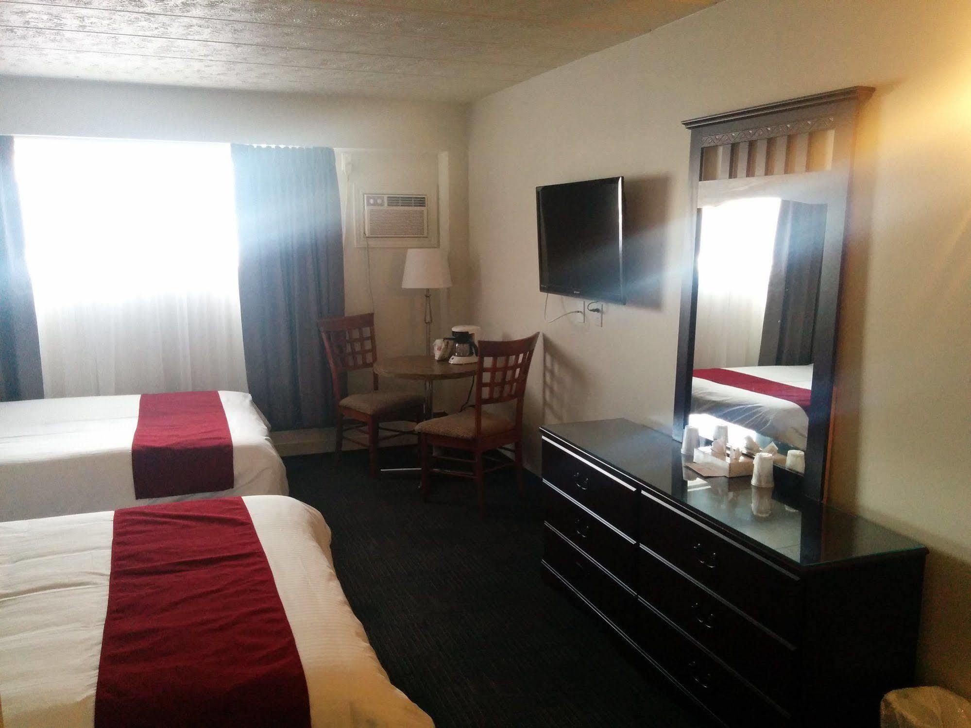 Hotel Le Principal Granby Zewnętrze zdjęcie