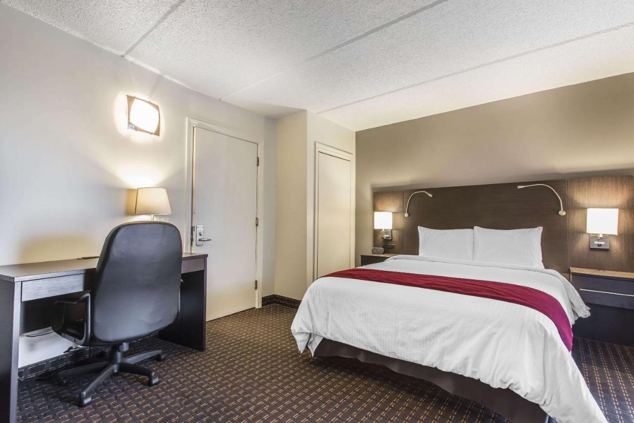Hotel Le Principal Granby Zewnętrze zdjęcie